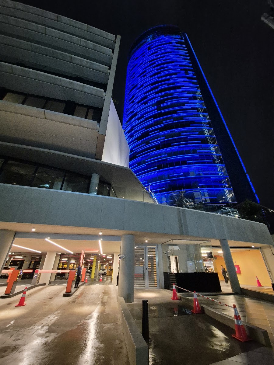 Parking Cosmos Buceo Fachada Oficial